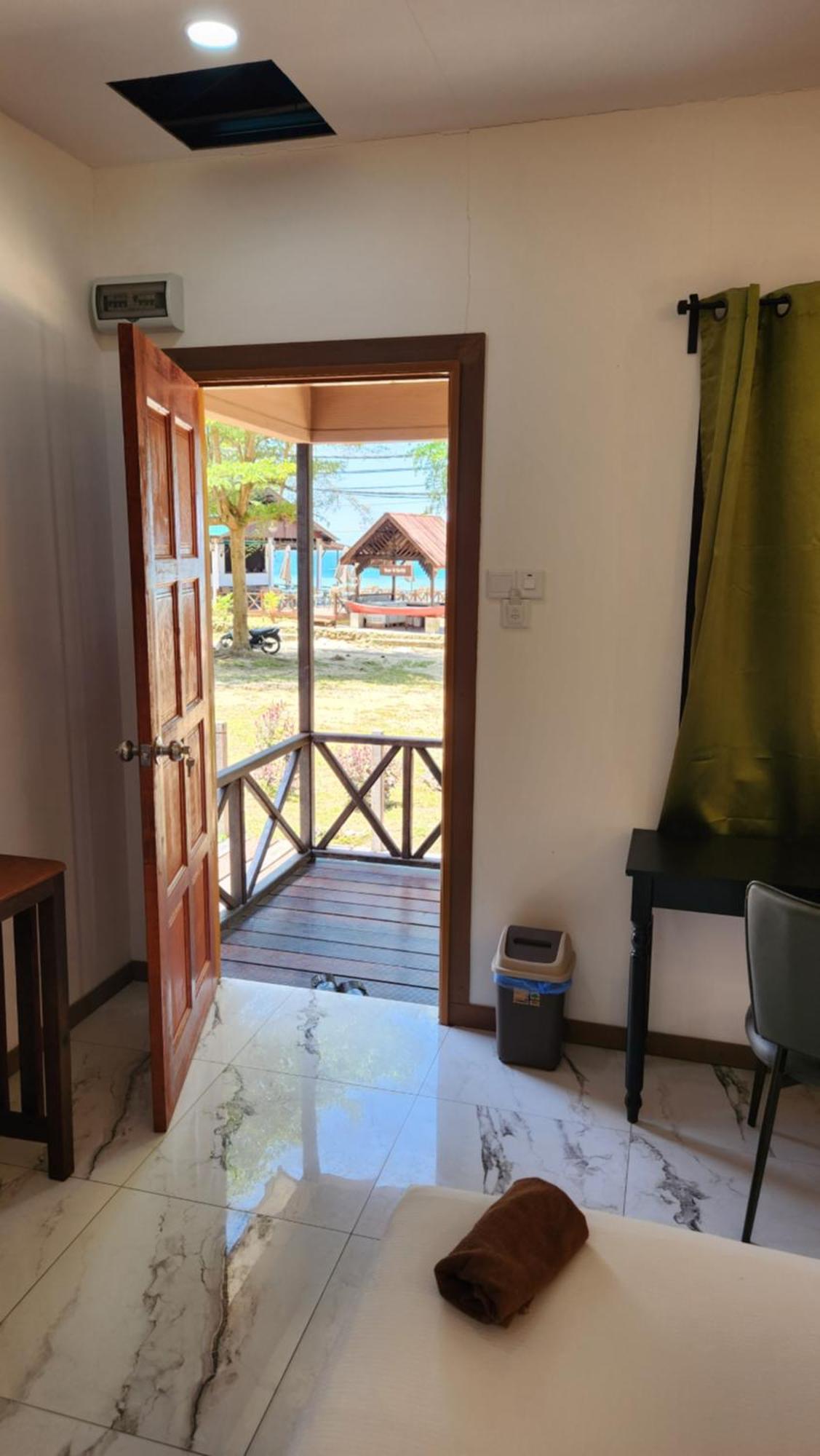 Dumba Bay Tioman Hotel Kampung Genting Exterior photo
