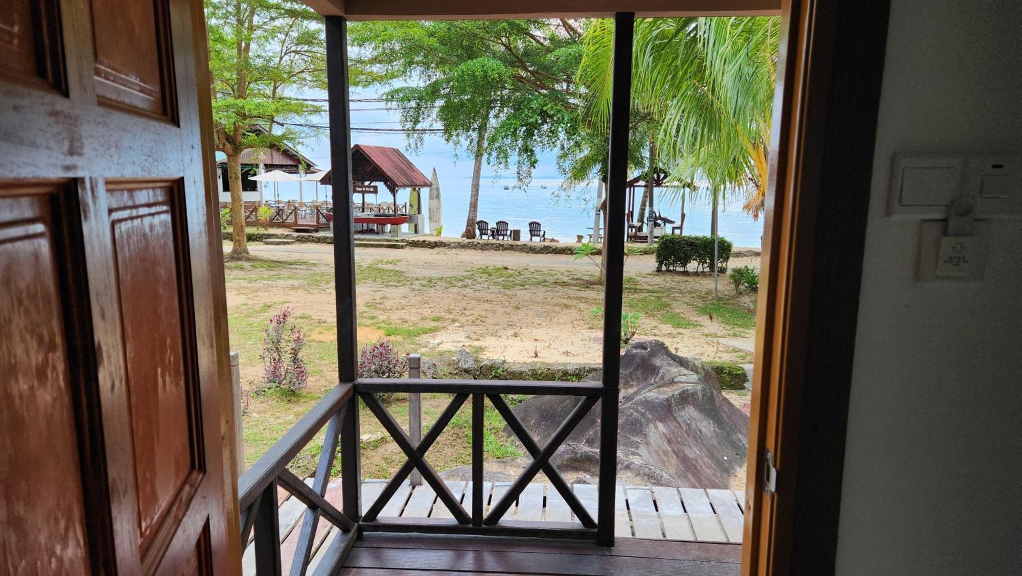 Dumba Bay Tioman Hotel Kampung Genting Exterior photo